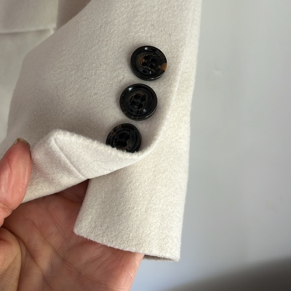 Missguided off white blazer size 4 oversized
felt blazer bin 33 GUC - Picture 4 of 9